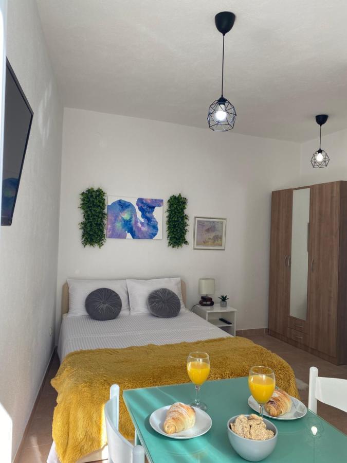Apartment Sara Trogir Eksteriør billede