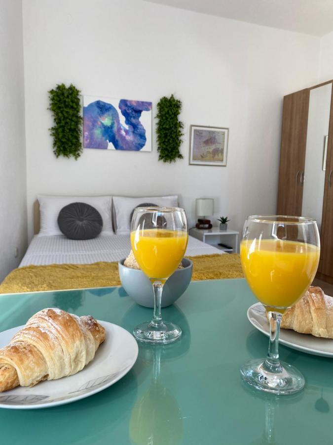 Apartment Sara Trogir Eksteriør billede