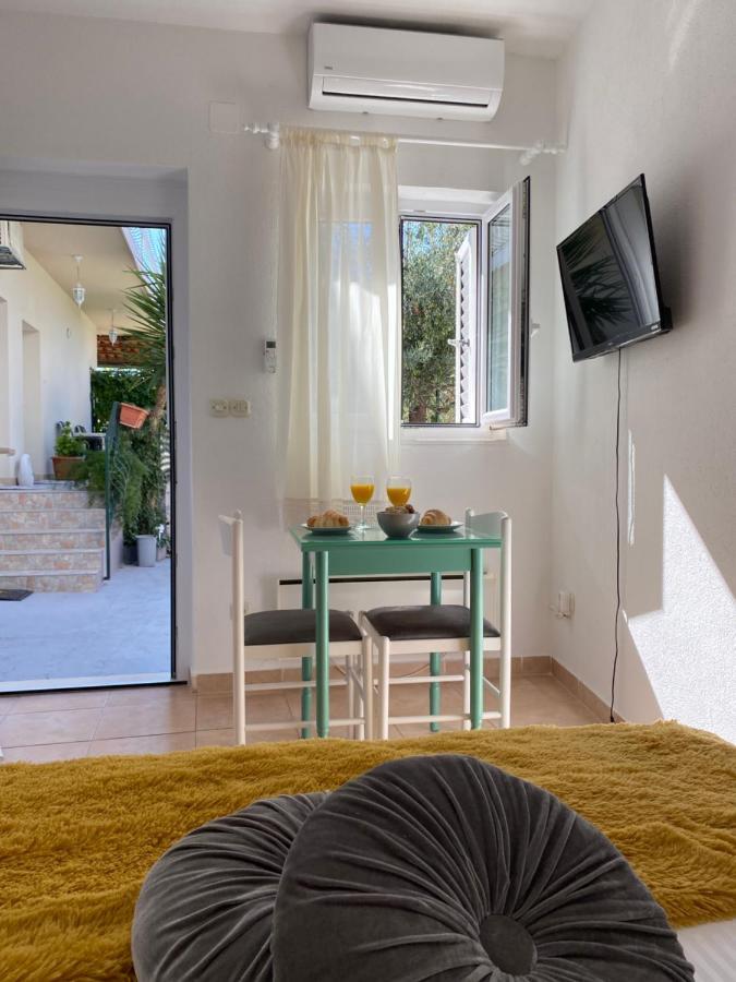 Apartment Sara Trogir Eksteriør billede