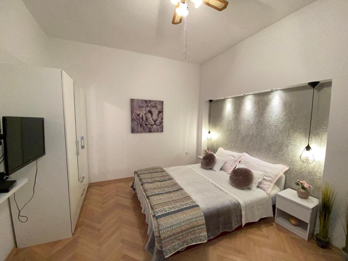 Apartment Sara Trogir Eksteriør billede